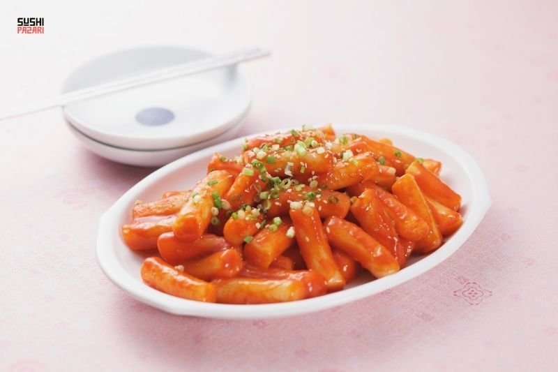 En Sevilen Kore Lezzetlerinden Tteokbokki Tarifi