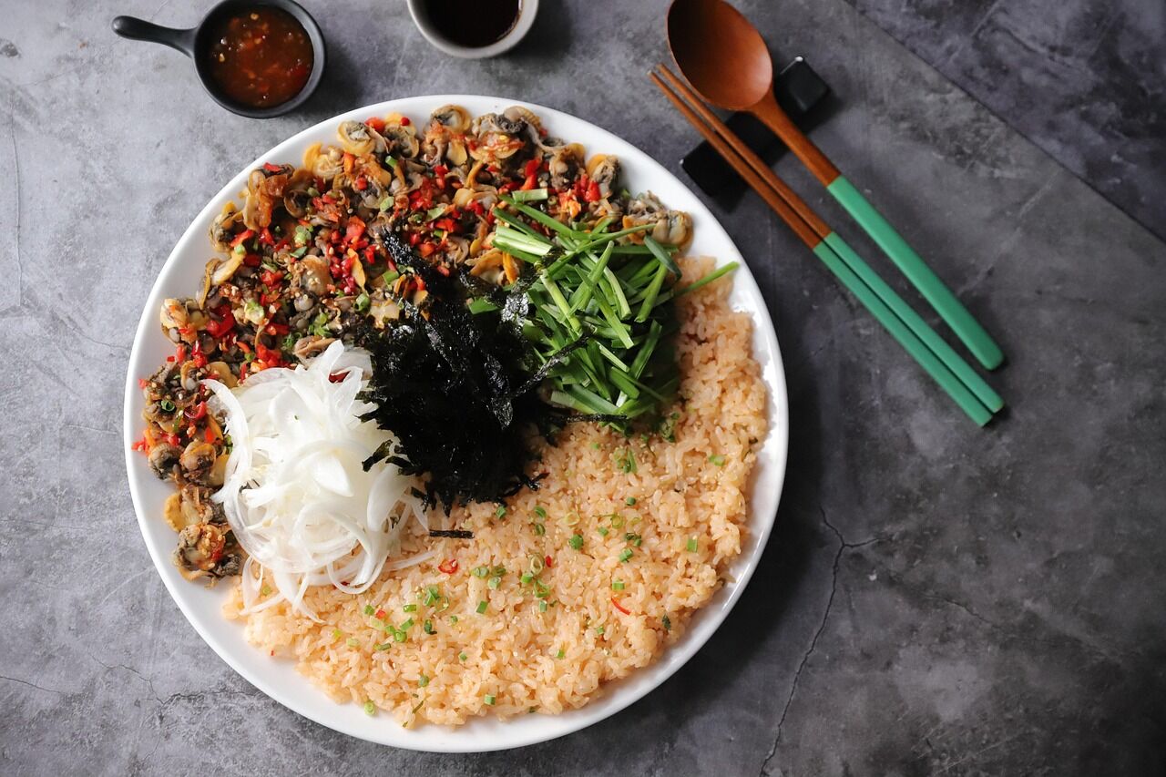 Renkli, Doyurucu ve Sağlıklı: Kore Mutfağından Bibimbap Tarifi