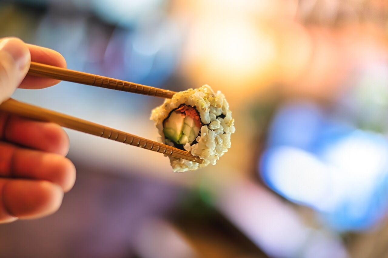 Uzak Doğu’nun Enfes Buluşması Thai Usulü Karidesli Sushi Tarifi