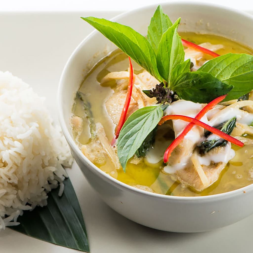 Tayland’ın Baharatlı Yeşil Hazinesi: Gaeng Kiew Wan (Tay Yeşil Köri) Tarifi