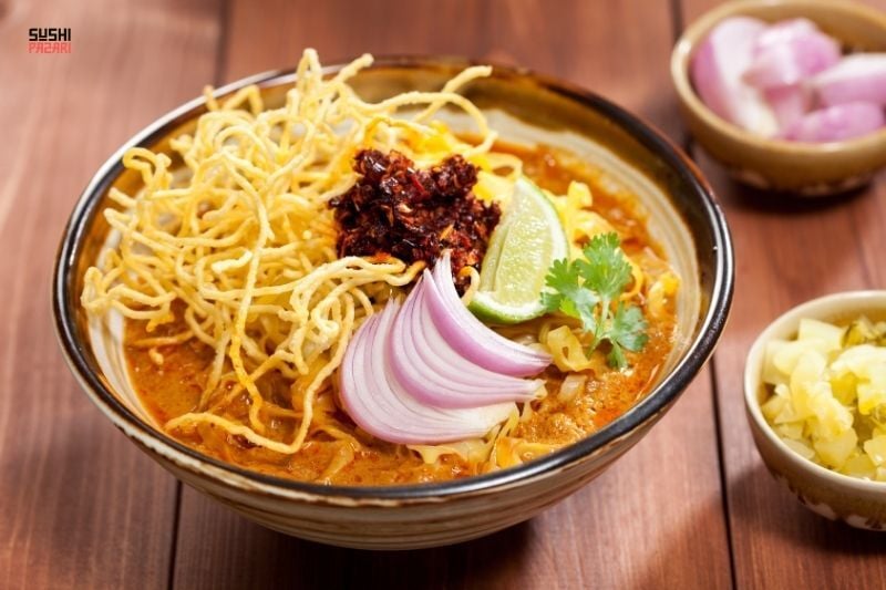Khao Soi: Kuzey Tayland’ın Baharatlı ve Kremsi Noodle Çorbası